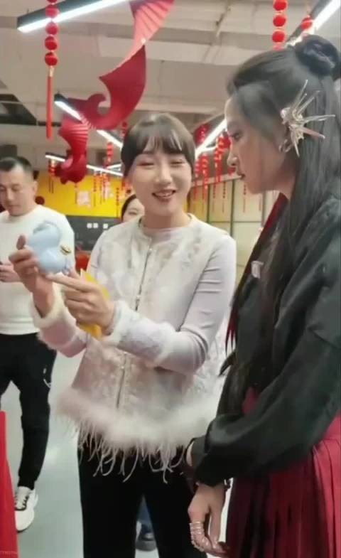 马上有对象? 关晓彤:婉拒