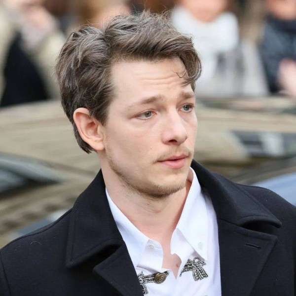 他居然有格莱美！