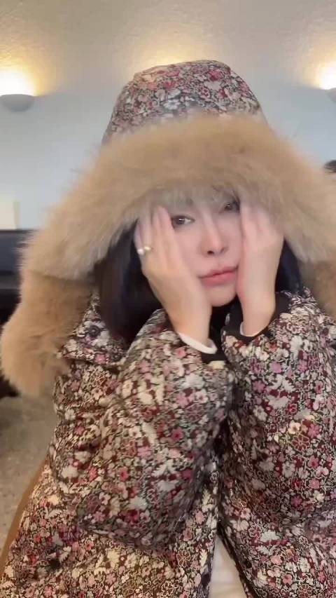 说的就是王祖贤入驻某音这个唯一的一条视频,目前已经130万粉了