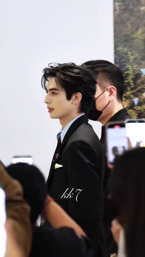 大声的告诉我，谁是全球少女的梦