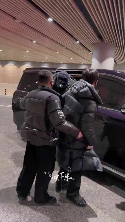 好幸福吧这对同居情侣