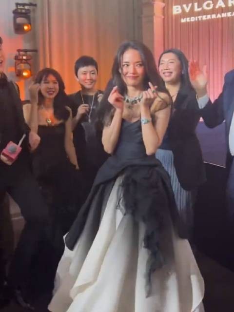 舒淇在晚宴上跳舞，女神好美