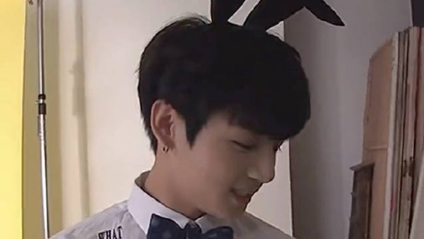 泥嚎 我是小兔兔柾国 等会儿我要变身成米老鼠啦