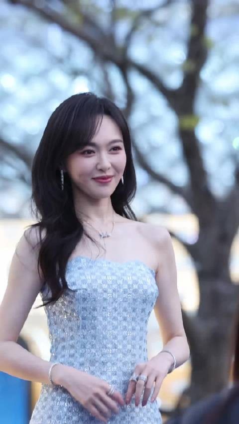 唐嫣这个造型真的是又美又高级呀，感觉完全心动了