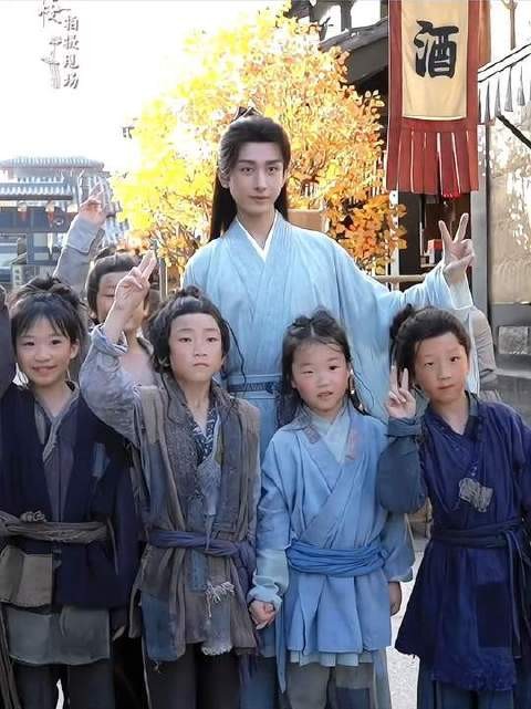 楼子6岁,勤恳好学,申请加入李莲花老师的课堂!