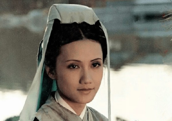 《红楼梦》里最孤傲的花，为何为宝玉凋零？