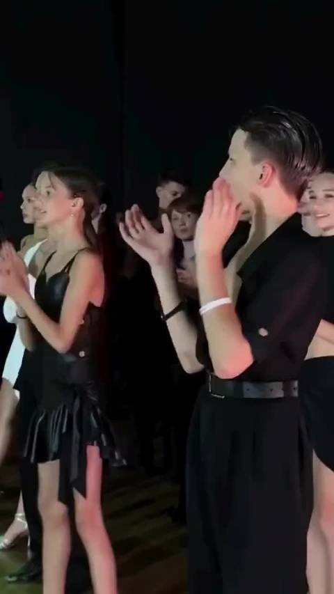 我一直不理解让女儿学拉丁舞的是什么想法