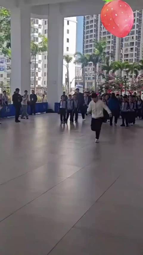 好开心的笑一笑