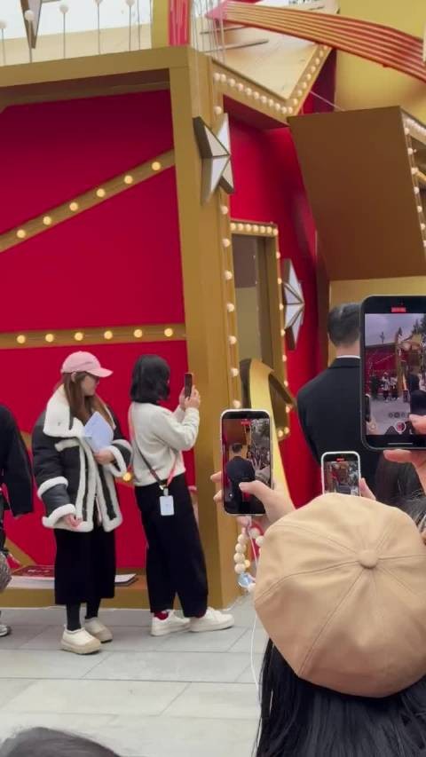 黄圣依是骨相美女