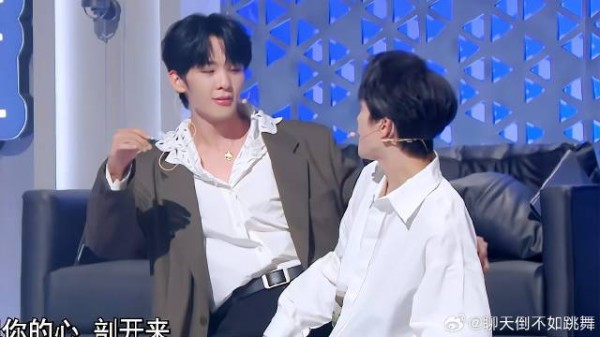 黄子弘凡又耍宝，自信演绎《伤心剖半》，结果下秒太尴尬！