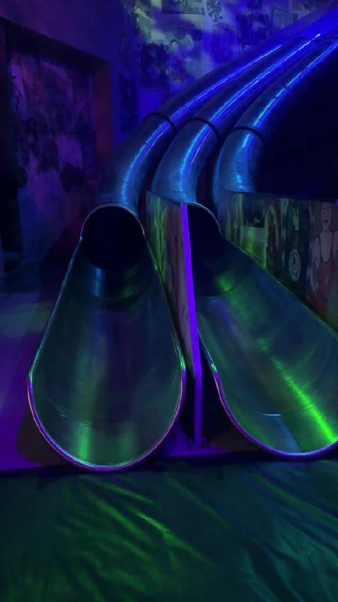 第一次游乐园一点都不怕因为有比我害怕的