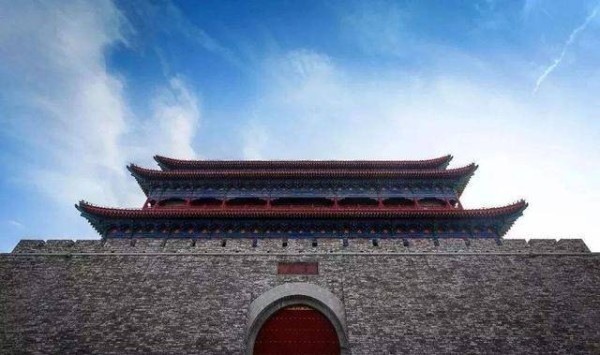 演义中马超杀得曹操割须断袍，你知道历史中他有多窝囊吗？