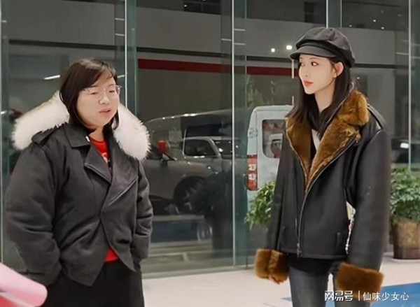 孟子义送7万元的车子给员工当年终奖，亲自去提车，出手不算大气