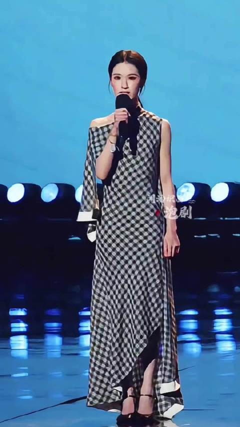 哇咔咔，吾家有女初长成，什么叫国泰民安，什么是风调雨顺，且看这位陈都灵