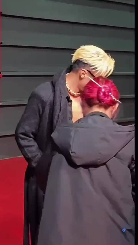 谢霆锋路人镜头下气场全开，荷尔蒙爆棚