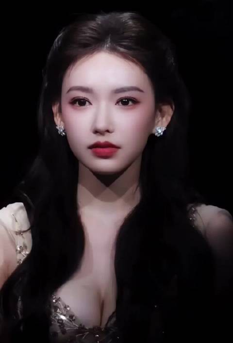 程潇微博之夜红毯直拍，我家潇潇满分女来的