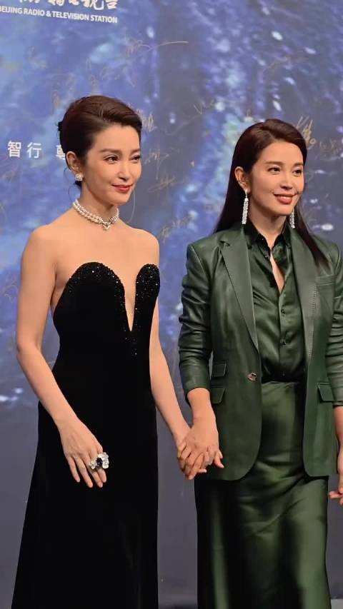 李冰冰笑到最后因有姐姐李雪相互守望