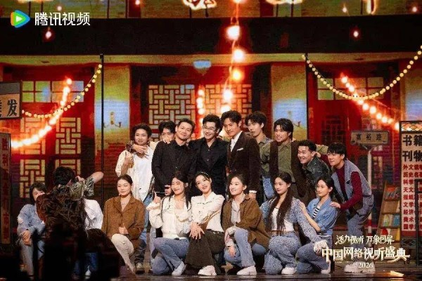 万象同屏的盛典背后，是万众同频的共鸣叙事