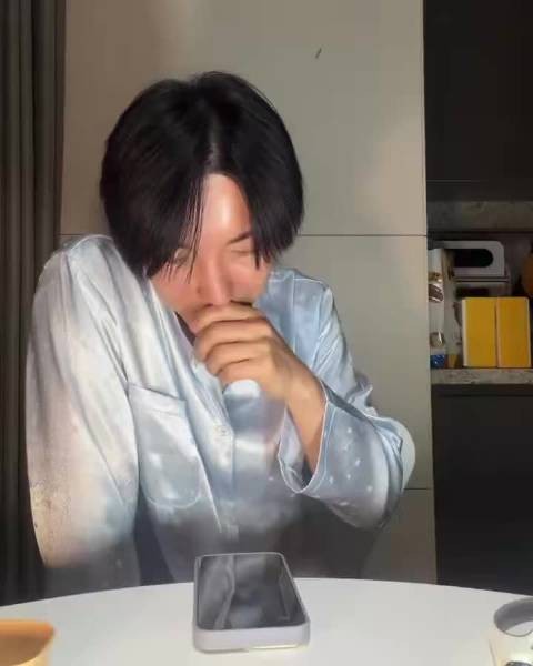 利特回应希澈结婚提问，称应给予祝贺