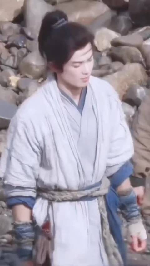 吴磊古早武侠风打戏路透曝光，出拳扎实有力