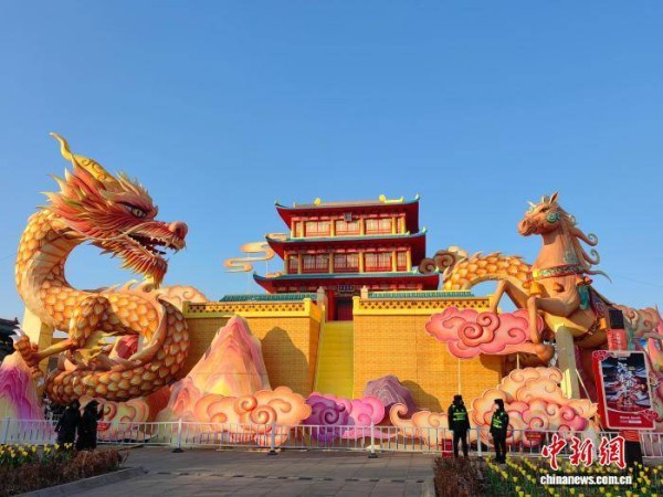 沈阳方城迎春灯会启幕 游客沉浸体验“灯会+非遗+夜游”