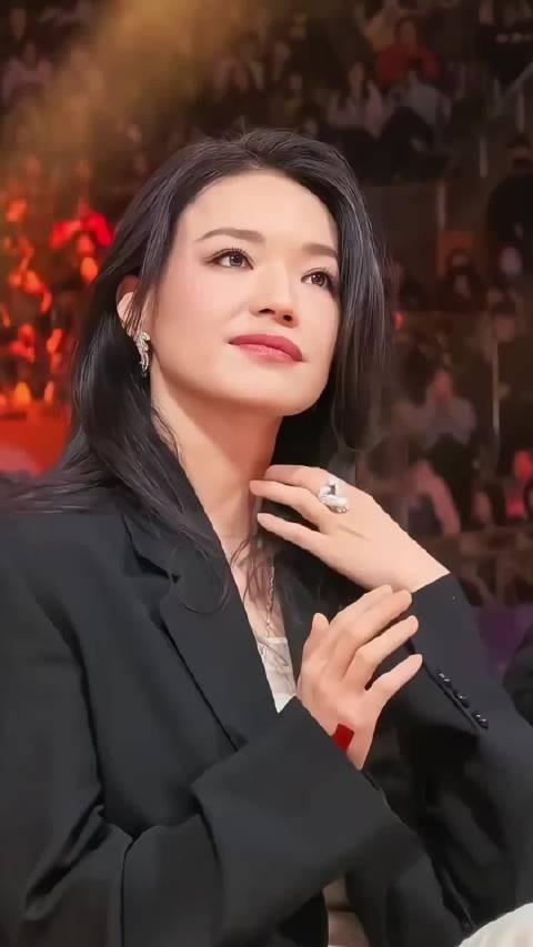 舒淇越看越美，这个气质绝了，满满的松弛感