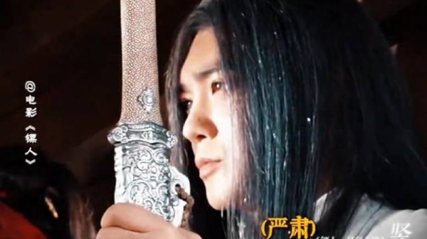 于适《镖人》火把打戏力道节奏拉满诠释刀马孤勇