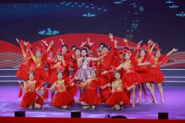 百姓唱主角 宁夏吴忠市春节联欢晚会精彩上演