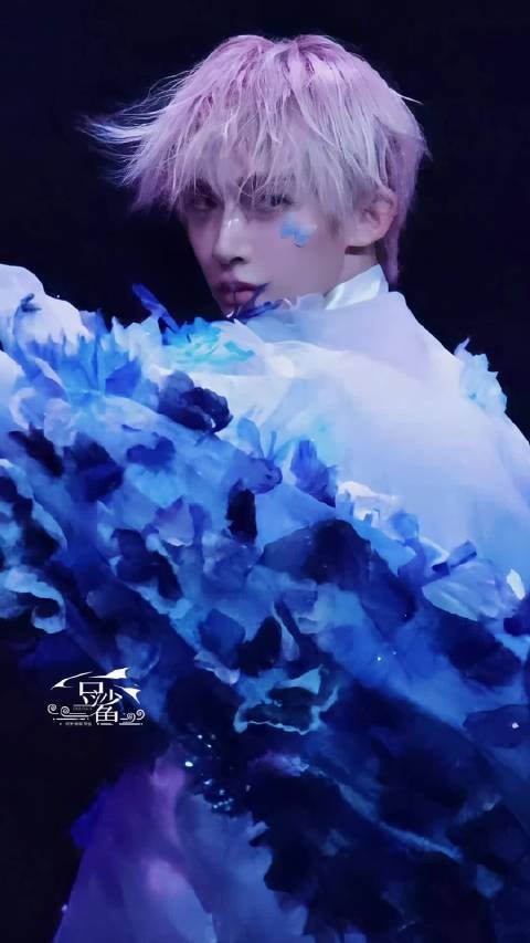 刘宇湖南卫视春晚全开麦唱跳剑舞抖中幡