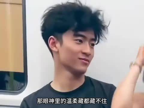 张柏芝大儿子再曝恋爱！这次是同龄女孩，和上次 46 岁女教练不同