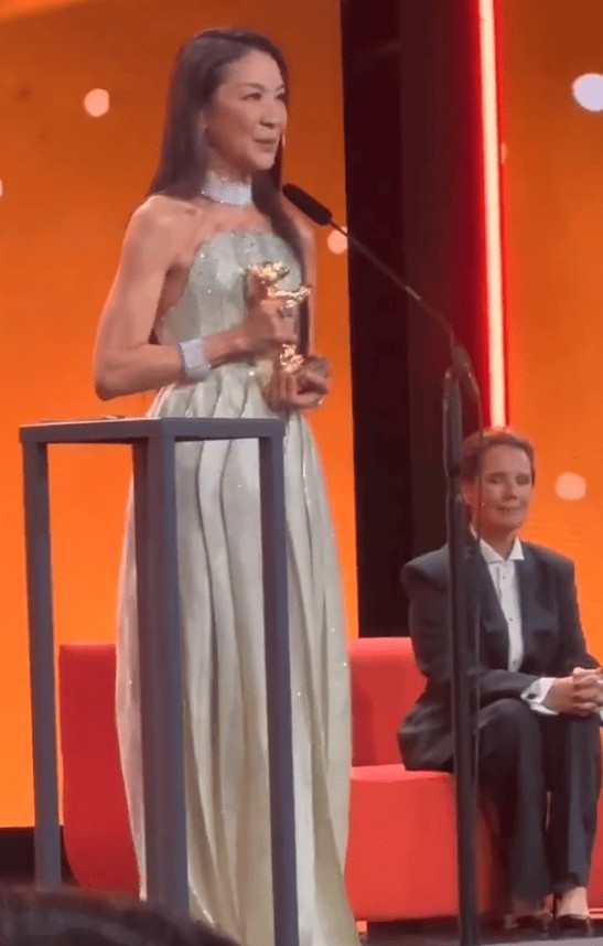 杨紫琼获终身成就金熊奖 感言电影赋予她超乎想象的人生