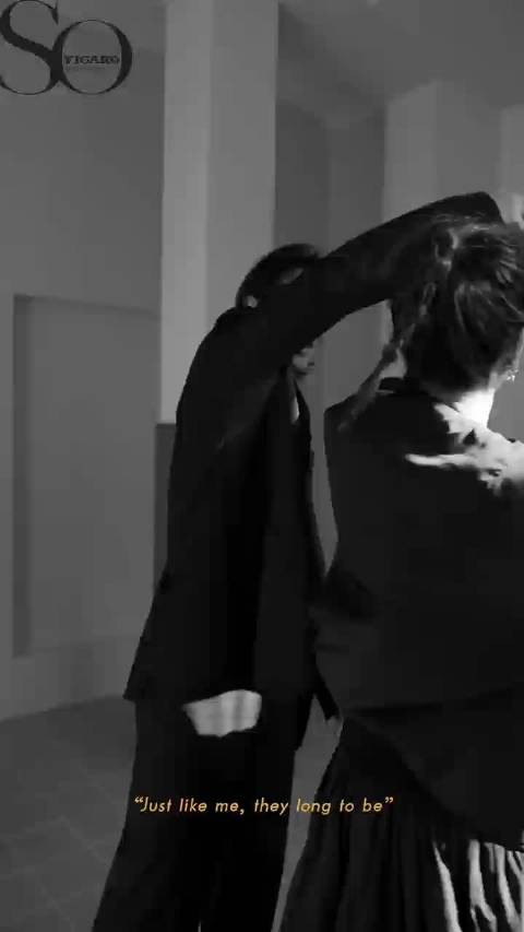 萧敬腾林有慧封面大片曝光，甜蜜同频爱意藏眼神