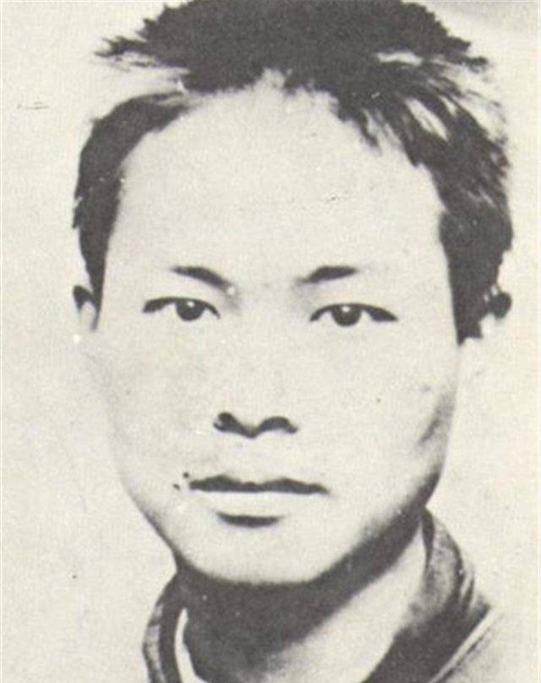 沈从文珍贵的家庭照，第二幅图，张兆和美得健康又朝气