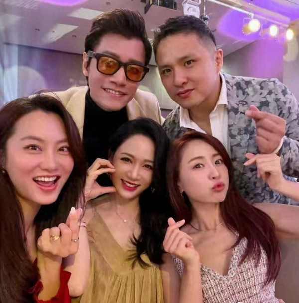 陈乔恩夫妇和赵小乔一家参加孙协志婚礼，46岁陈乔恩状态真好！