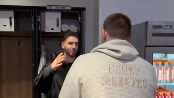 申京约基奇寒暄