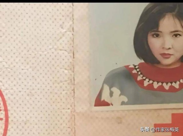 56岁哭瞎右眼，她卖房10年游43国，在拉萨办了一场没有新郎的婚礼