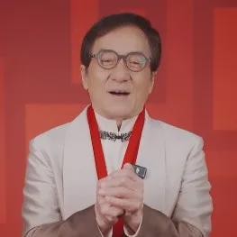 霍震霆80岁生日在米兰过，霍启刚晒三兄弟与父亲合照：一家人齐齐整整