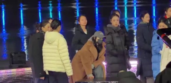 谁懂 迪丽热巴已经表演完了刷到了彩排 大家藏的好严实啊