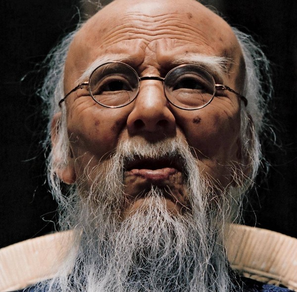 齐白石画的两只老鹰，一只卖了9890万元，另一只却卖出4.25亿天价