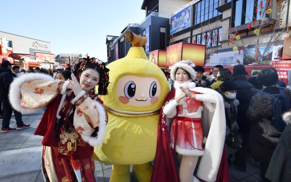 市集胡同里感受北京年味