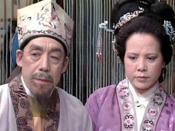 红楼梦中，贾赦有多少姬妾？荣府小园内，竟也有大观园？美人如云