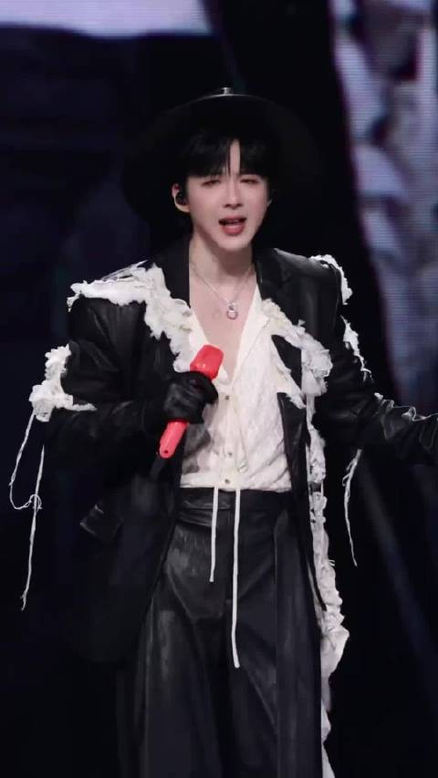 刘宇宁饰演小贝献唱王者马限主题曲，玫瑰丛生夜色温柔