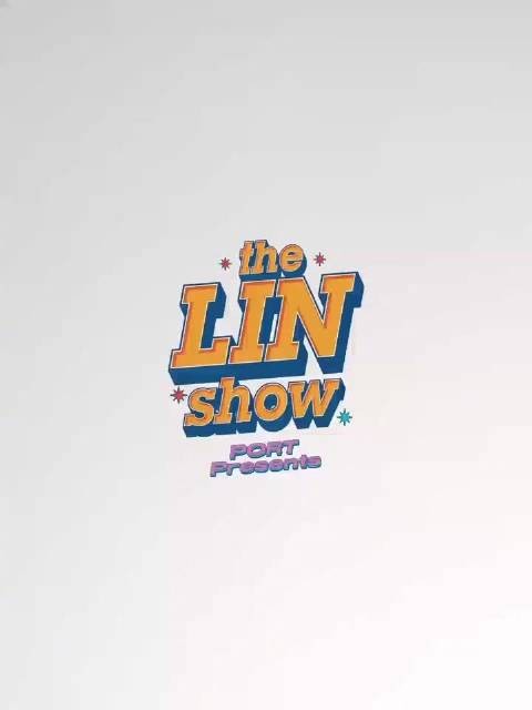 书豪最新的一组杂志写真，感觉这个妆造有点不一样