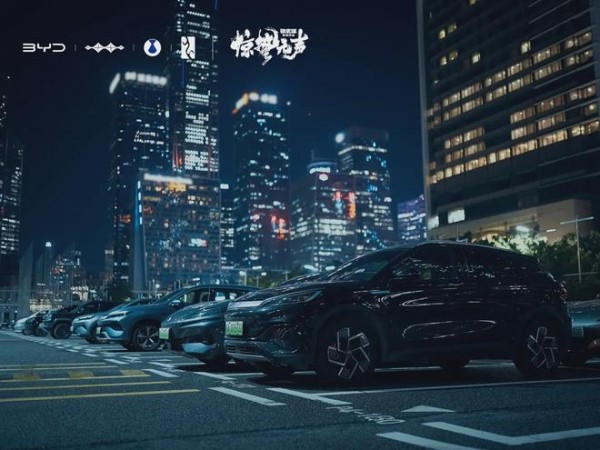 张艺谋新片藏王炸！这才是中国人的特工车