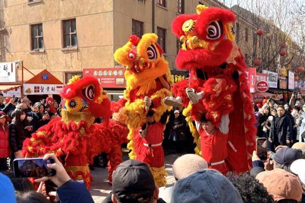 瑞狮鳌鱼齐送福，流光溢彩聚鲍岛，青岛萝卜·元宵·糖球会再掀民俗热潮