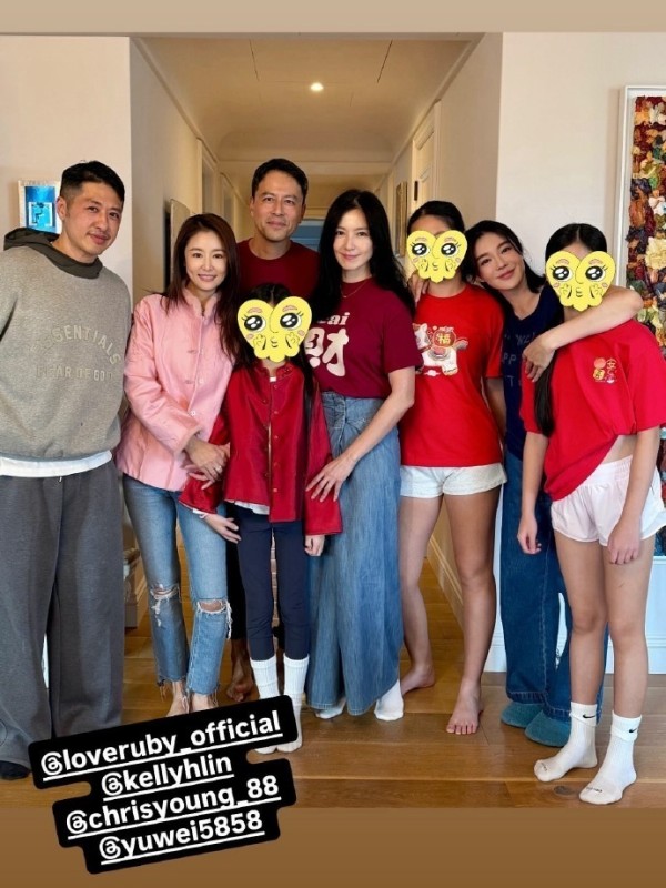 林心如母女和舒淇林熙蕾聚会，9岁小海豚出镜，穿新中式身形高挑