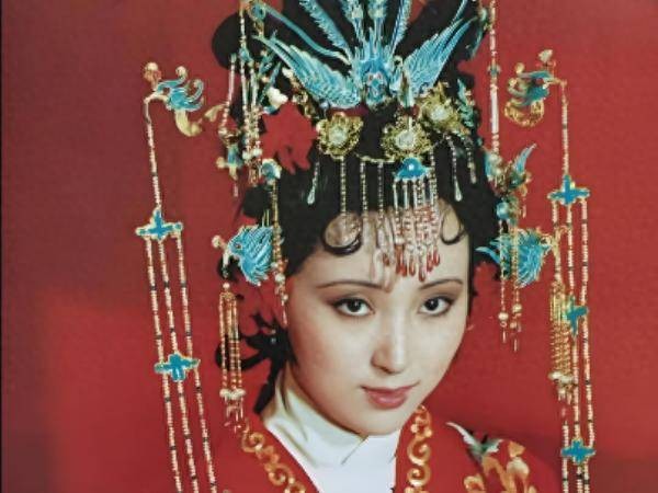 林黛玉倾国倾城的貌，到底有多美？妙玉、秦可卿、宝钗为何比不上？