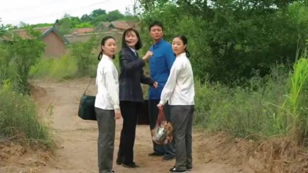 欧阳懿携家人访安杰获江德福热情款待