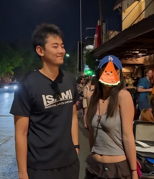 和阚清子分手7年后,纪凌尘与外国女友近况曝光,原来早有预兆