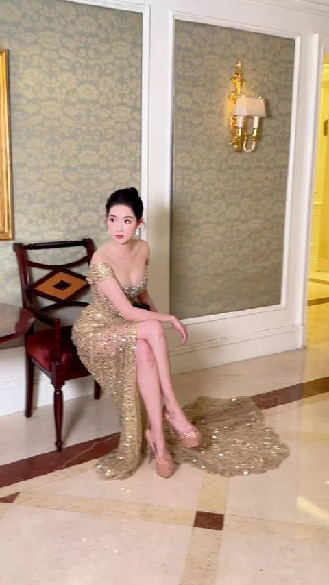 王玉雯微博视界大会拍摄花絮+红毯现场，她好漂亮啊